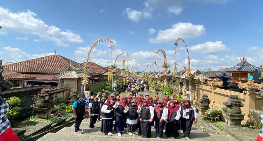 DESA ADAT PANGLIPURAN