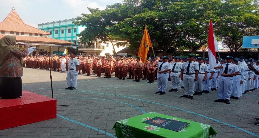 Pelantikan Pengurus OSIS masa bakti 2023 - 2024